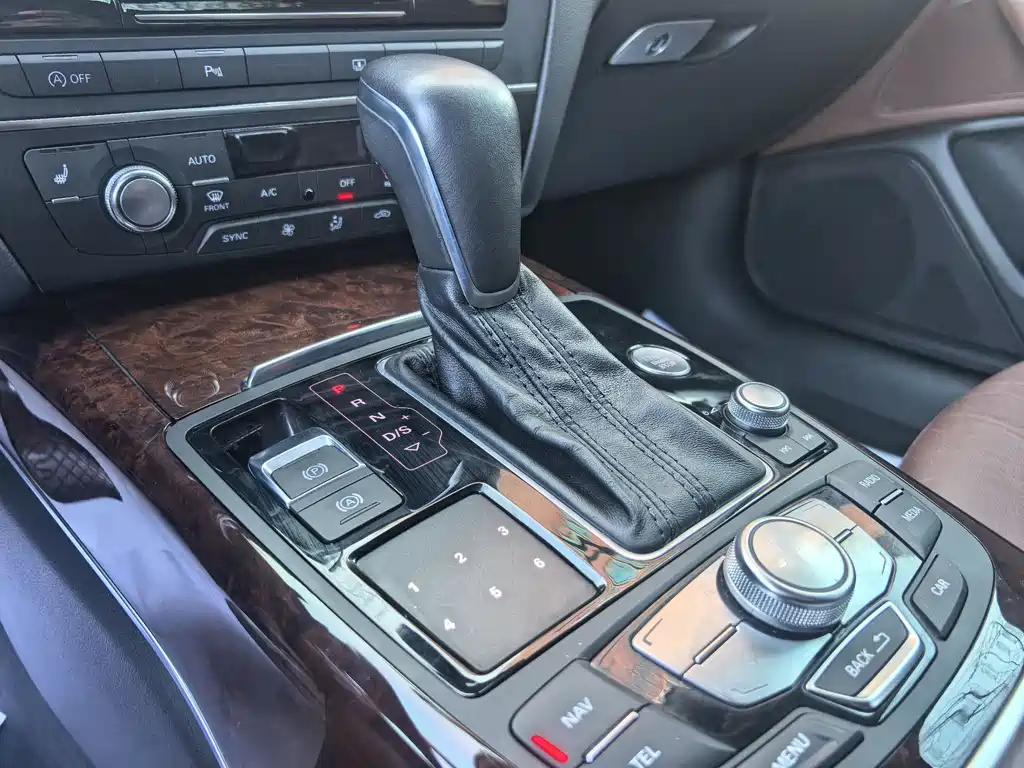 Audi A6L 2018 30th Anniversary Model 30 FSI Fashion Model купить на сайте DeffCars