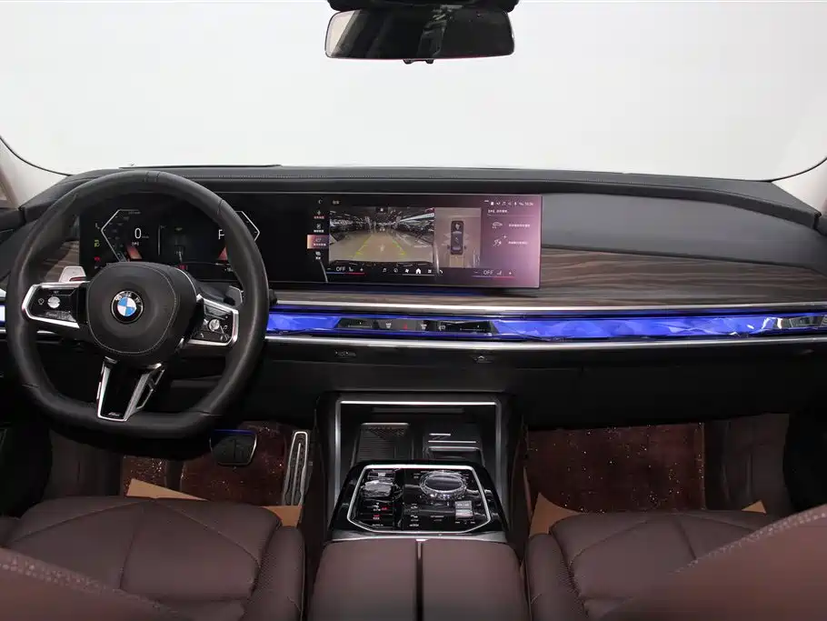 BMW 7 Series 2023 740Li Leading M Sports Package купить на сайте DeffCars