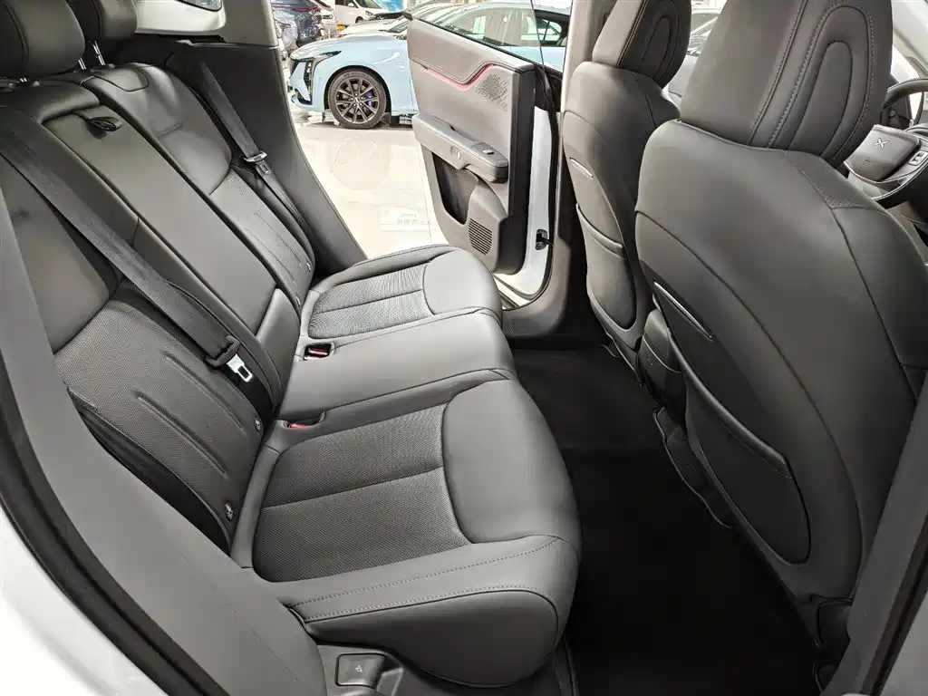 Xpeng G6 2025 model 625 long battery life Max flagship version купить на сайте DeffCars