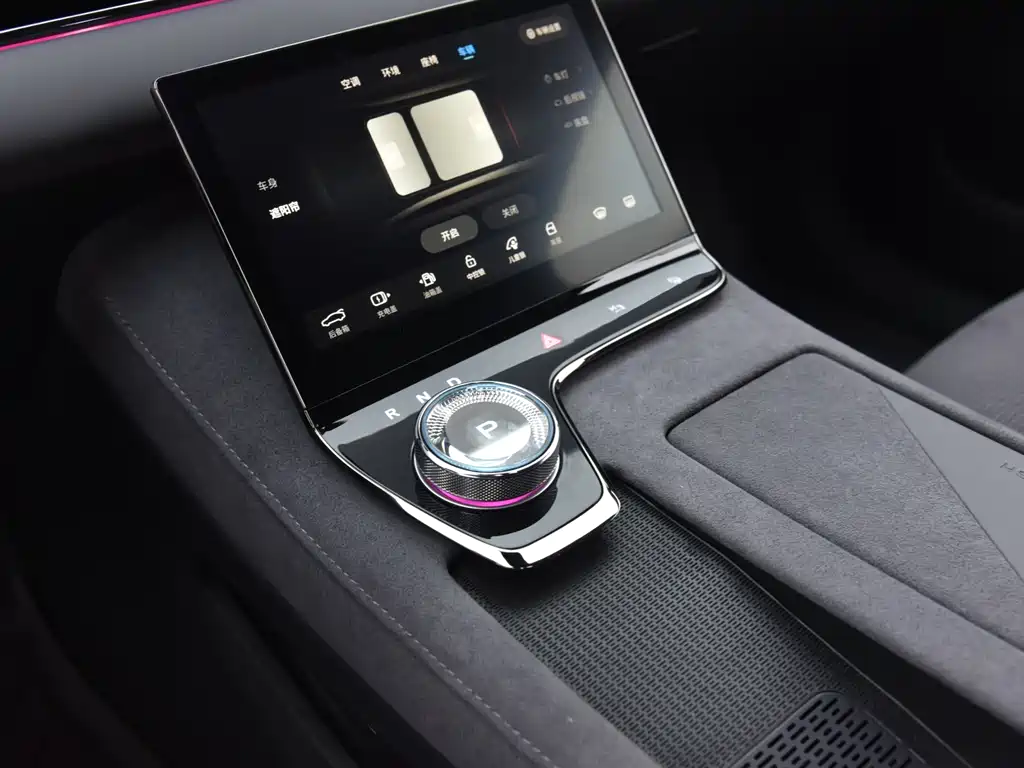 Lantu Chasing Light 2024 PHEV four-wheel drive ultra-long battery life flagship version купить на сайте DeffCars