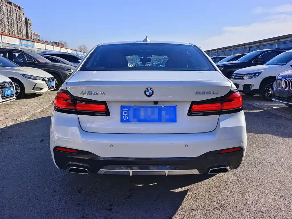 BMW 5 Series 2022 525Li M Sports Package купить на сайте DeffCars