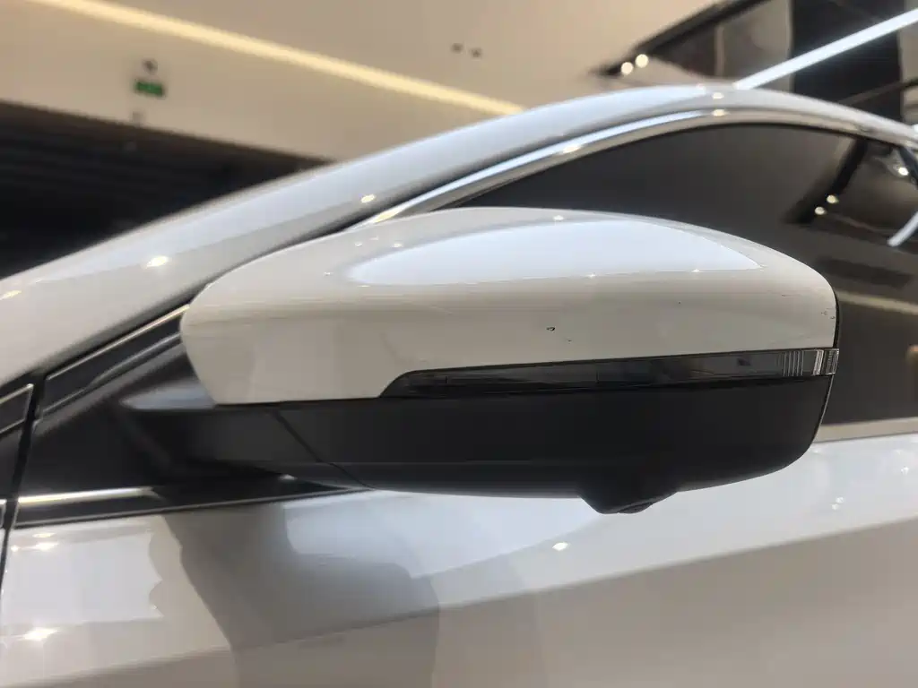 Roewe i6 New Energy 2019 PLUS 50T Internet Honor Smart Edition купить на сайте DeffCars