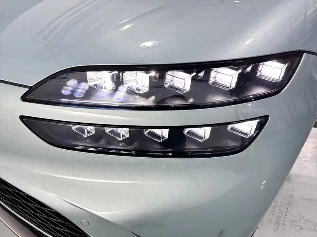 Genesis GV60 2024 dual-motor four-wheel drive luxury version купить на сайте DeffCars