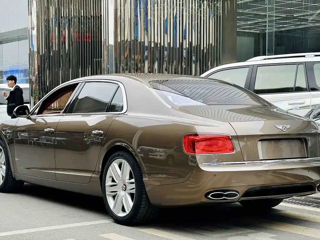 Flying Spur 2017 4.0T V8 Standard Edition купить на сайте DeffCars