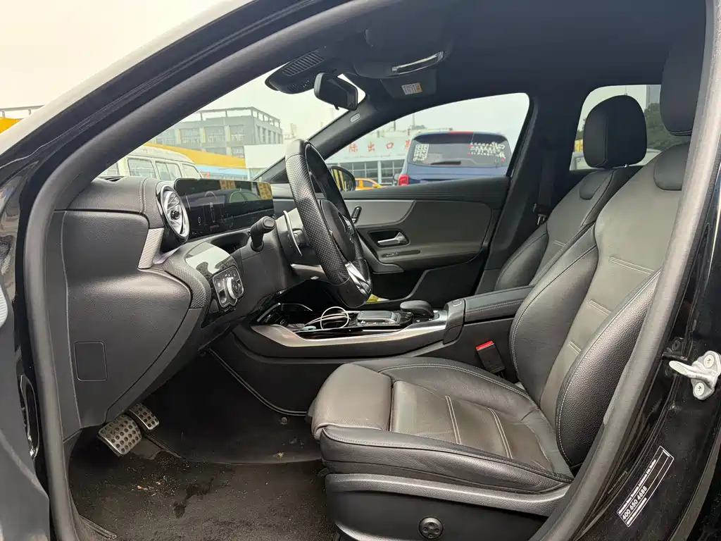 Mercedes-Benz A-Class AMG 2022 AMG A 35 L 4MATIC купить на сайте DeffCars