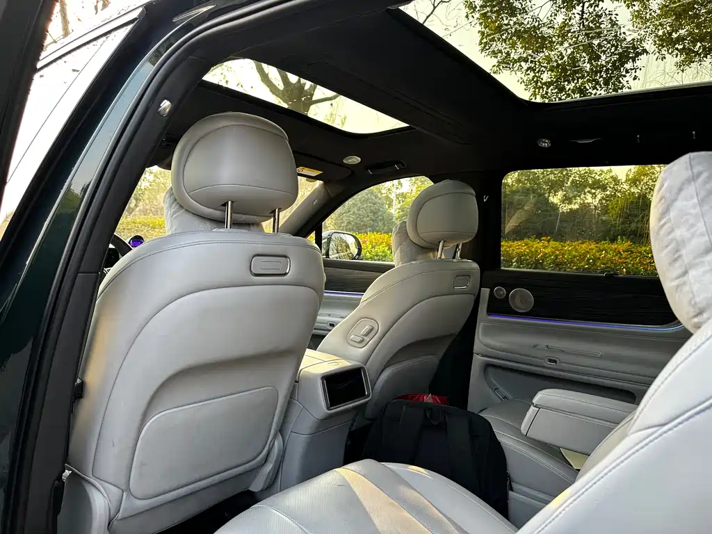 Wenjie M9 2025 extended range Ultra version 52kWh 6-seater version (192-line lidar) купить на сайте DeffCars
