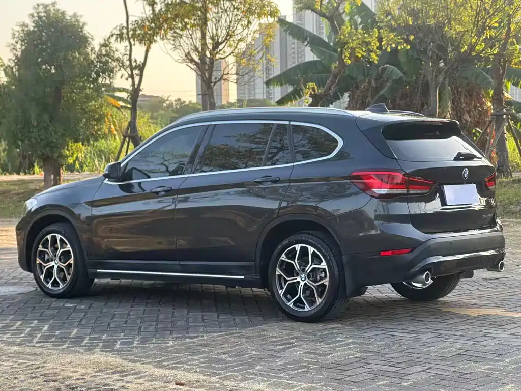 BMW X1 2022 sDrive25Li Leading Model купить на сайте DeffCars