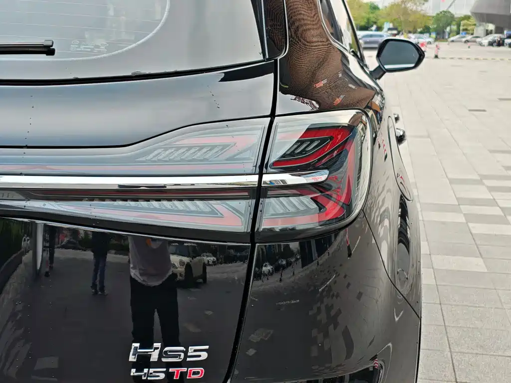 Hongqi HS5 2023 2.0T Qixiang Pro 500,000 Commemorative Edition купить на сайте DeffCars