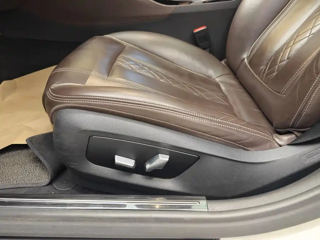 BMW 5 Series New Energy 2019 530Le Luxury Package купить на сайте DeffCars