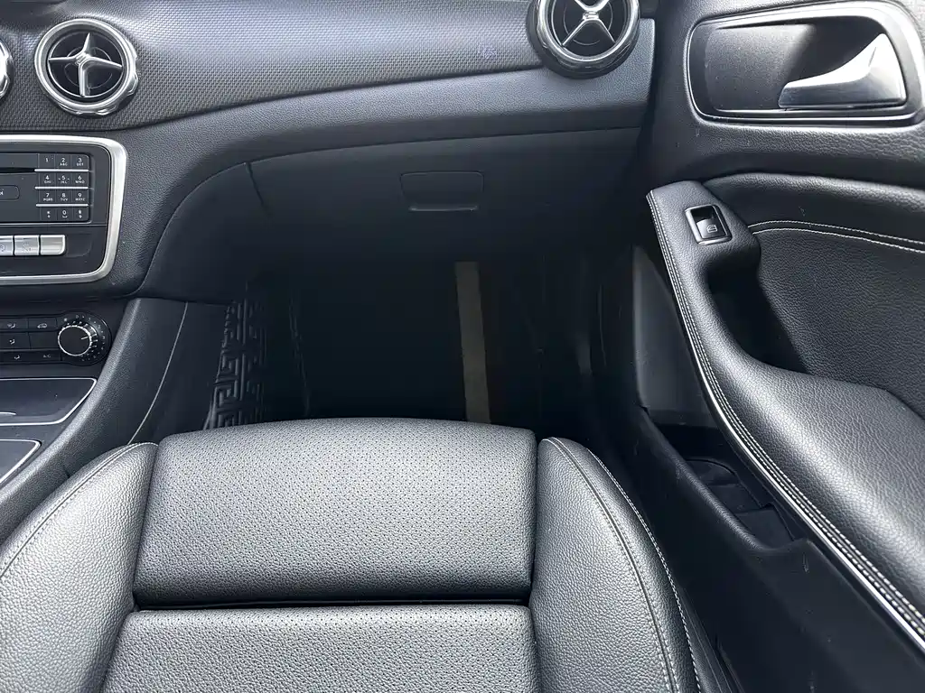 Mercedes-Benz GLA 2018 GLA 200 Dynamic купить на сайте DeffCars