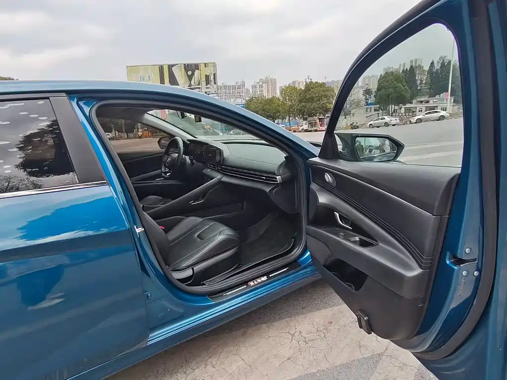 Elantra 2021 1.5L CVT LUX Premium Edition купить на сайте DeffCars