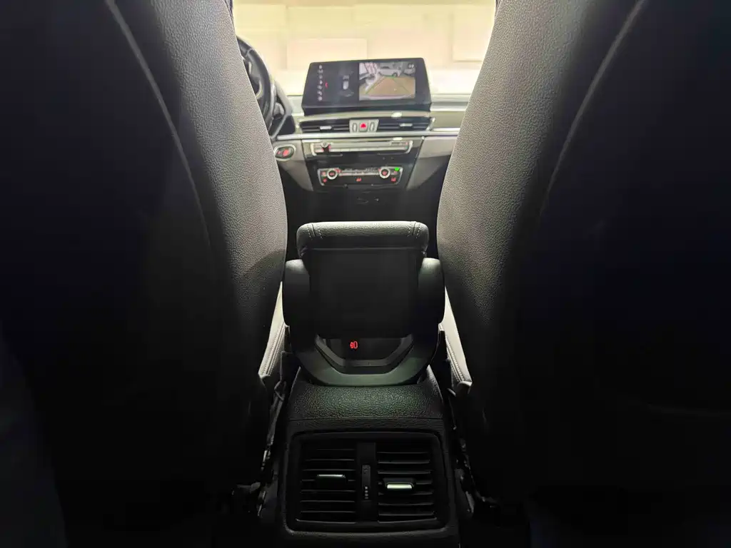 BMW X1 2021 sDrive20Li Exclusive Model купить на сайте DeffCars