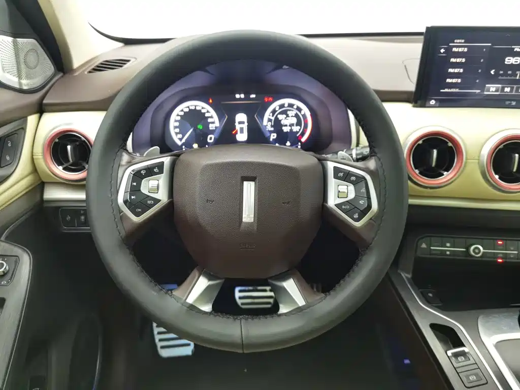 Wei brand VV6 2018 2.0T two-wheel drive flagship model National V купить на сайте DeffCars