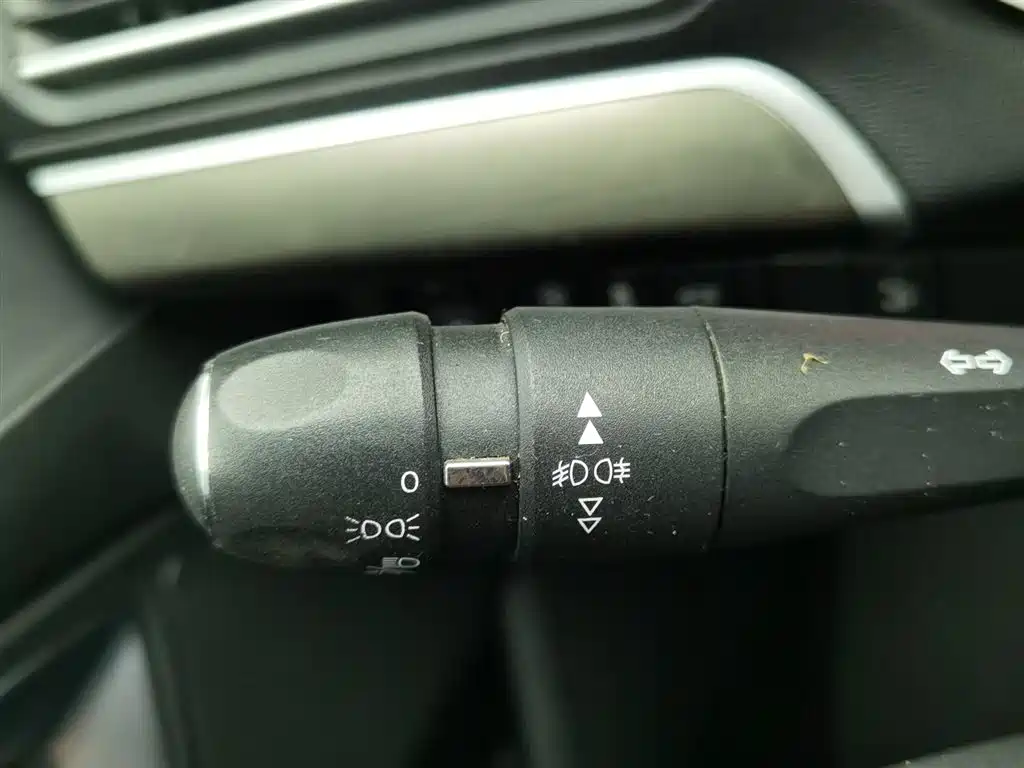 Peugeot 408 2015 1.2T automatic luxury version купить на сайте DeffCars