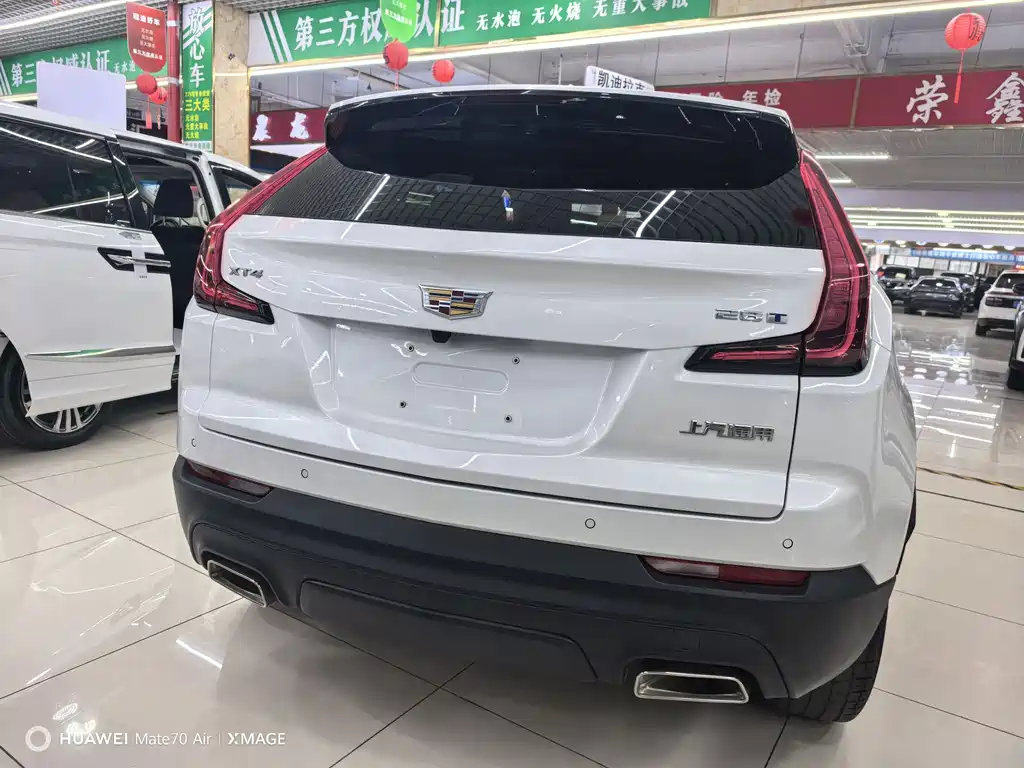 Cadillac XT4 2023 28T two-wheel drive fashion model купить на сайте DeffCars