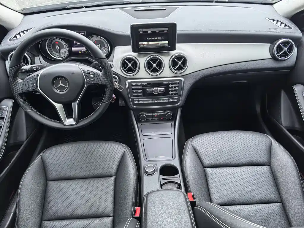 Mercedes-Benz GLA 2015 GLA 220 4MATIC Fashion Model купить на сайте DeffCars