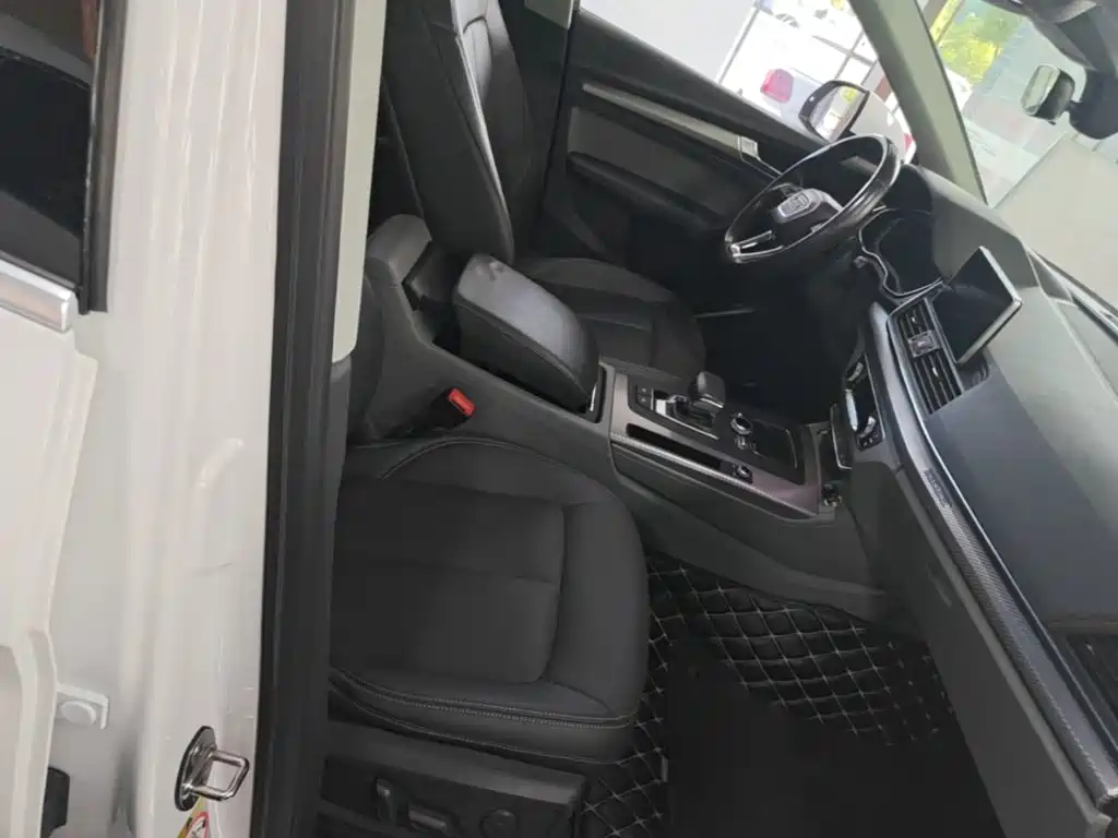 Audi Q5L 2018 45 TFSI Exclusive Fashion Model National VI купить на сайте DeffCars