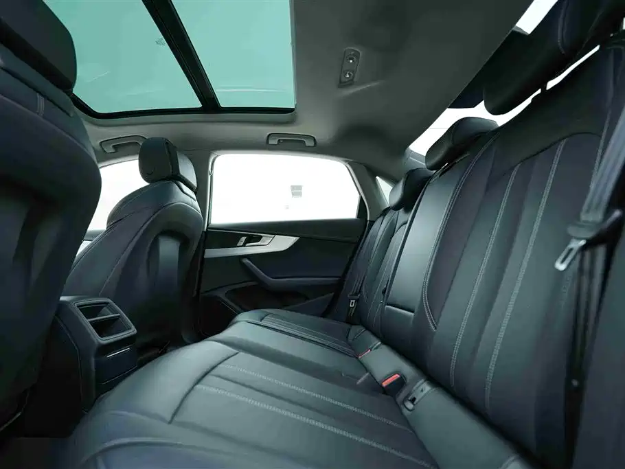 Audi A4L 2024 40 TFSI Fashionable and Dynamic купить на сайте DeffCars