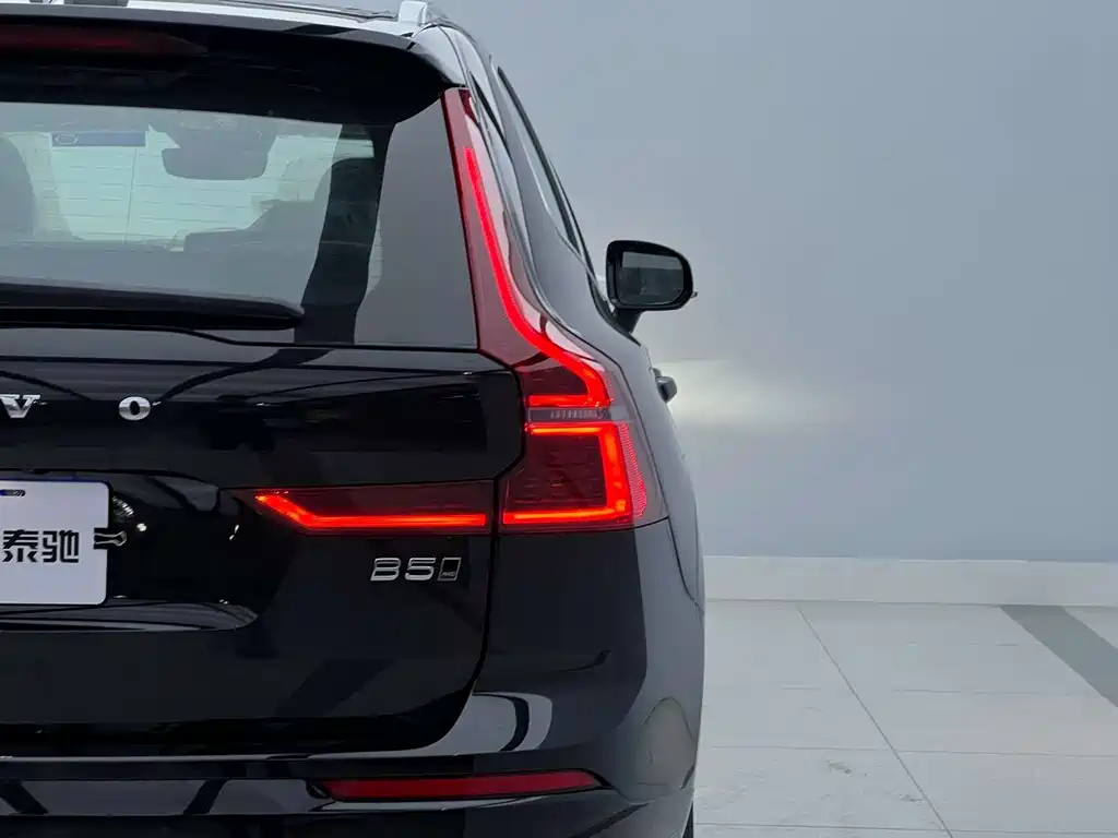 Volvo XC60 2026 B5 four-wheel drive Zhiyuan Deluxe Edition купить на сайте DeffCars