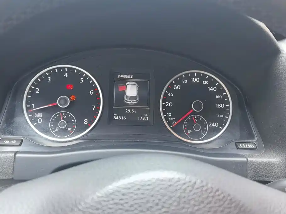 Tiguan 2015 1.8TSI automatic two-wheel drive comfort version купить на сайте DeffCars