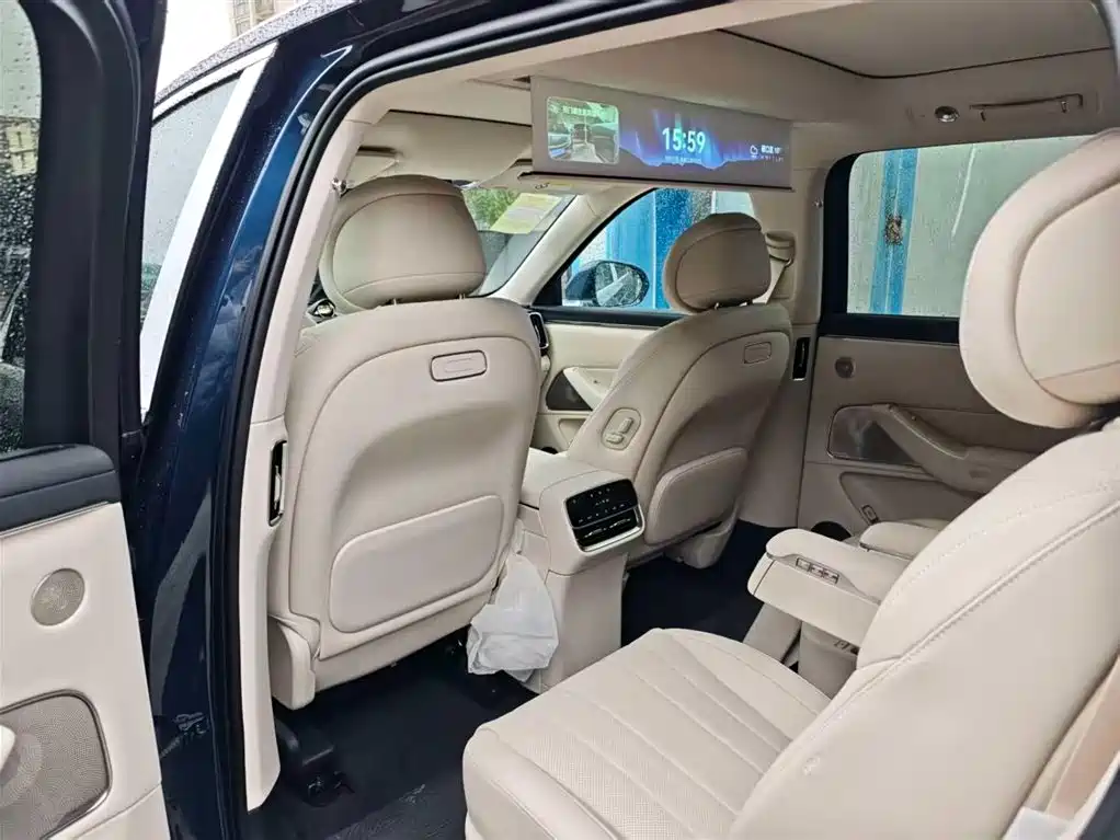 Wenjie M8 2025 extended range Ultra version 53.4kWh 6-seat version 192-line lidar) купить на сайте DeffCars