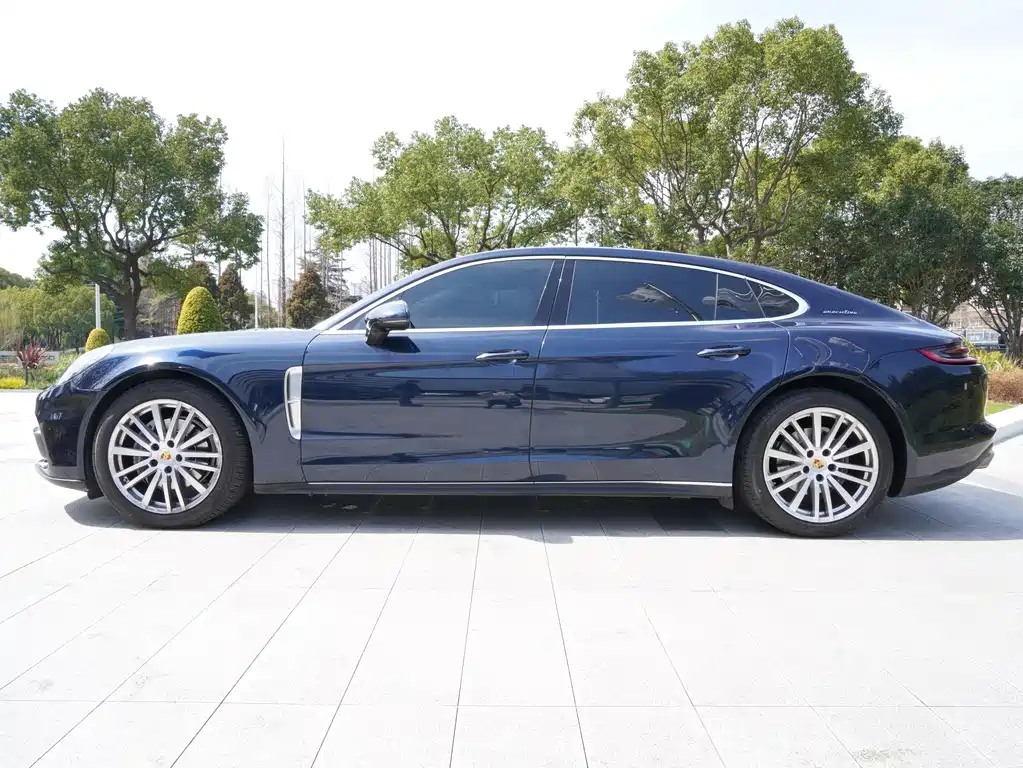 Panamera 2017 Panamera Executive Extended Edition 3.0T купить на сайте DeffCars