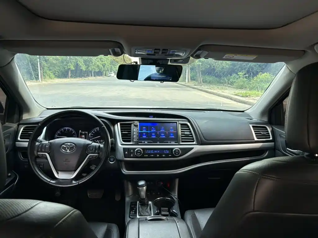 Highlander 2018 2.0T four-wheel drive luxury version, 7 seats, National VI купить на сайте DeffCars