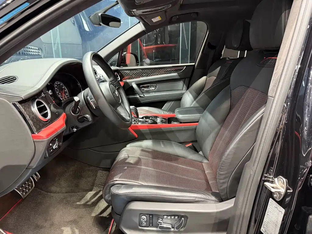 Bentayga 2018 4.0T V8 купить на сайте DeffCars