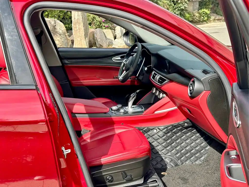 Stelvio 2017 2.0T 280HP Deluxe Edition купить на сайте DeffCars