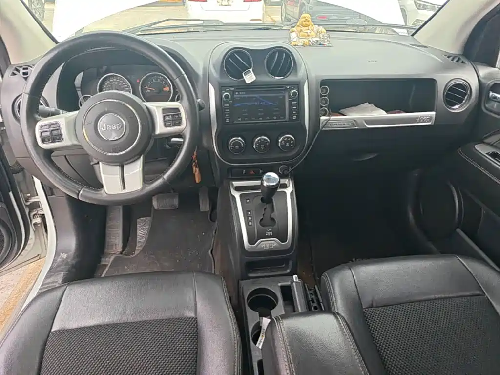 Compass imported 2014 facelift 2.4L four-wheel drive comfort version купить на сайте DeffCars