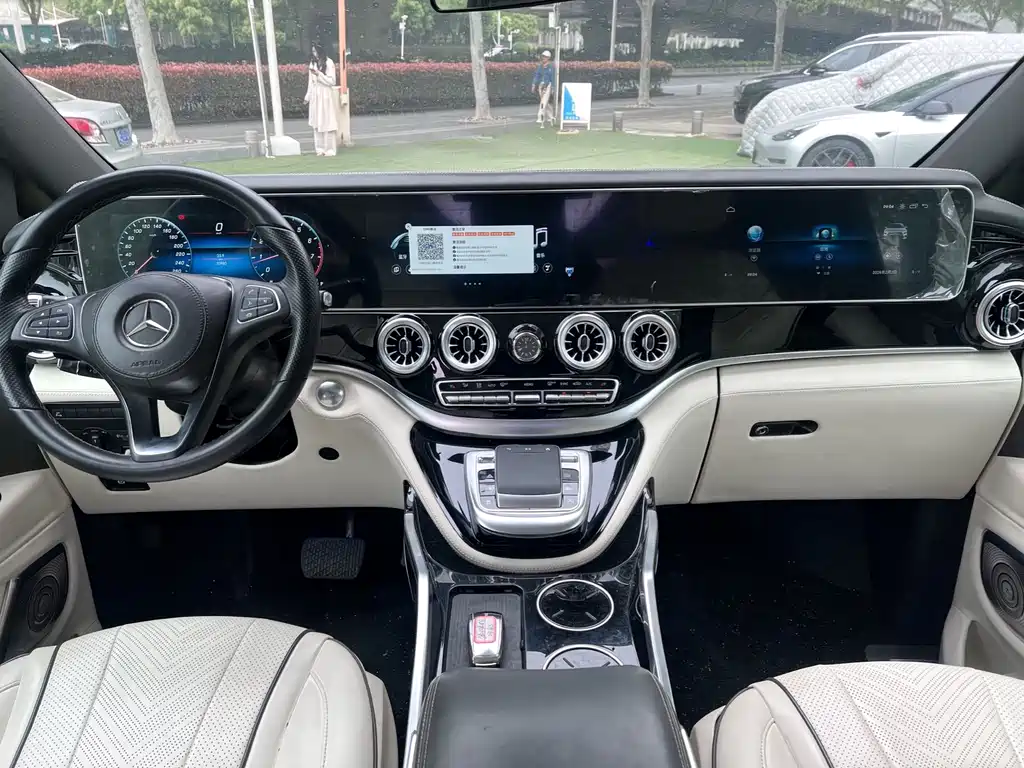 Vito 2023 2.0T Business Edition 7 seats купить на сайте DeffCars