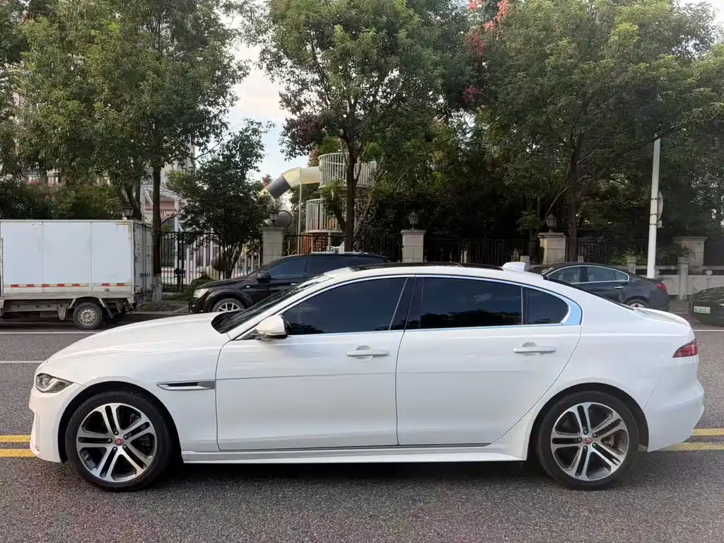 Jaguar XEL 2021 2.0T 250PS Black Sports Edition купить на сайте DeffCars