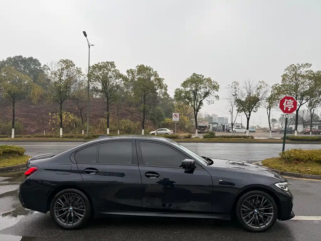 BMW 3 Series 2022 325i M Sports Night Package купить на сайте DeffCars