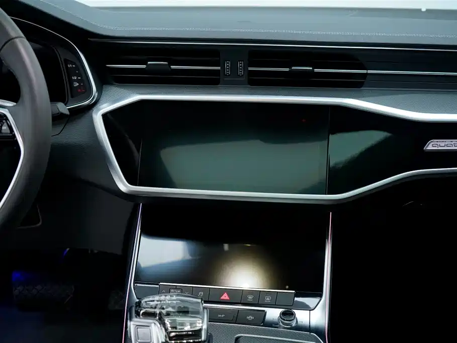 Audi A7L 2024 45TFSI quattro S-line vision type liquid crystal package купить на сайте DeffCars