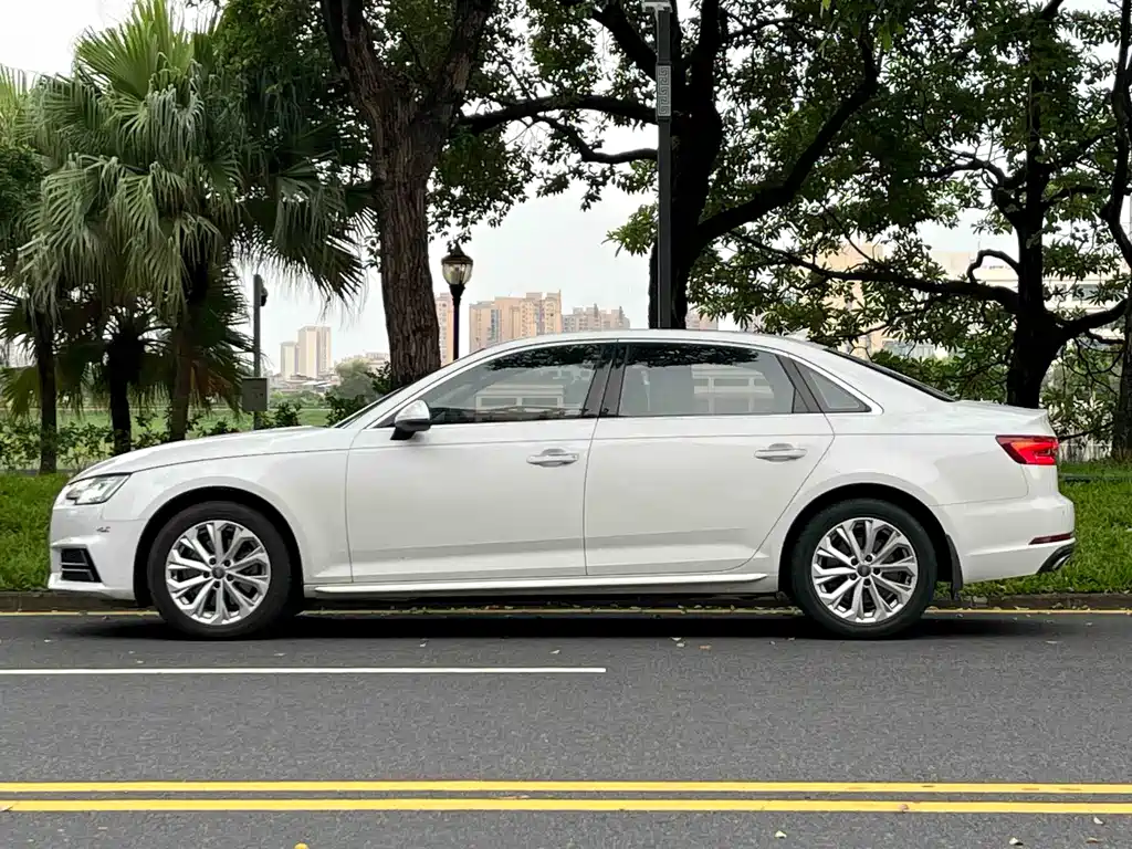 Audi A4L 2019 40 TFSI Enterprising National VI купить на сайте DeffCars