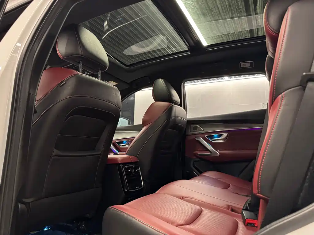 Jietu X70 PLUS 2021 model 1.6T DCT 7 seats купить на сайте DeffCars