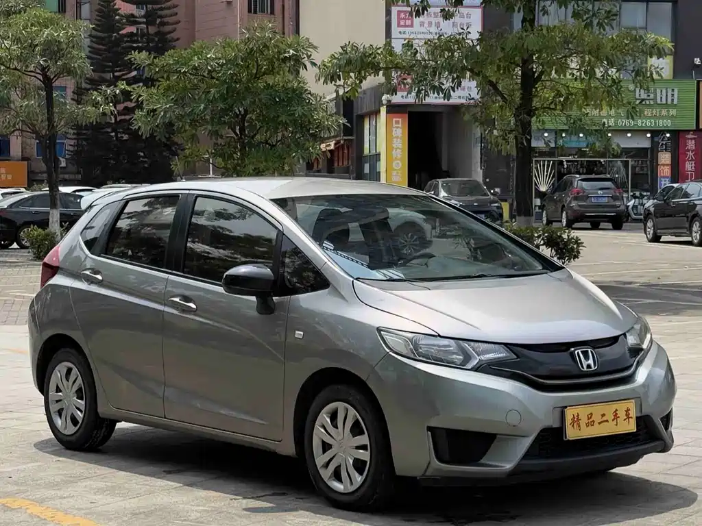 Fit 2016 1.5L LX manual comfort model купить на сайте DeffCars