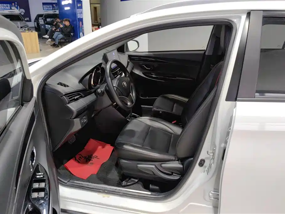 YARiS L Zhixuan 2021 Zhixuan X 1.5L CVT Deluxe Edition купить на сайте DeffCars