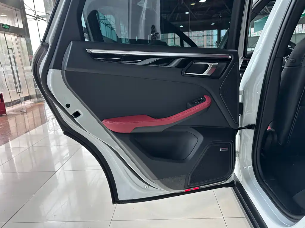 Macan 2024 Macan S 2.9T купить на сайте DeffCars