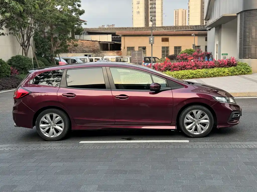 Jade 2017 1.8L automatic comfort version 5 seats купить на сайте DeffCars