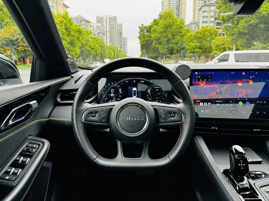 Lynk & Co 03 2023 1.5TD DCT Pro купить на сайте DeffCars