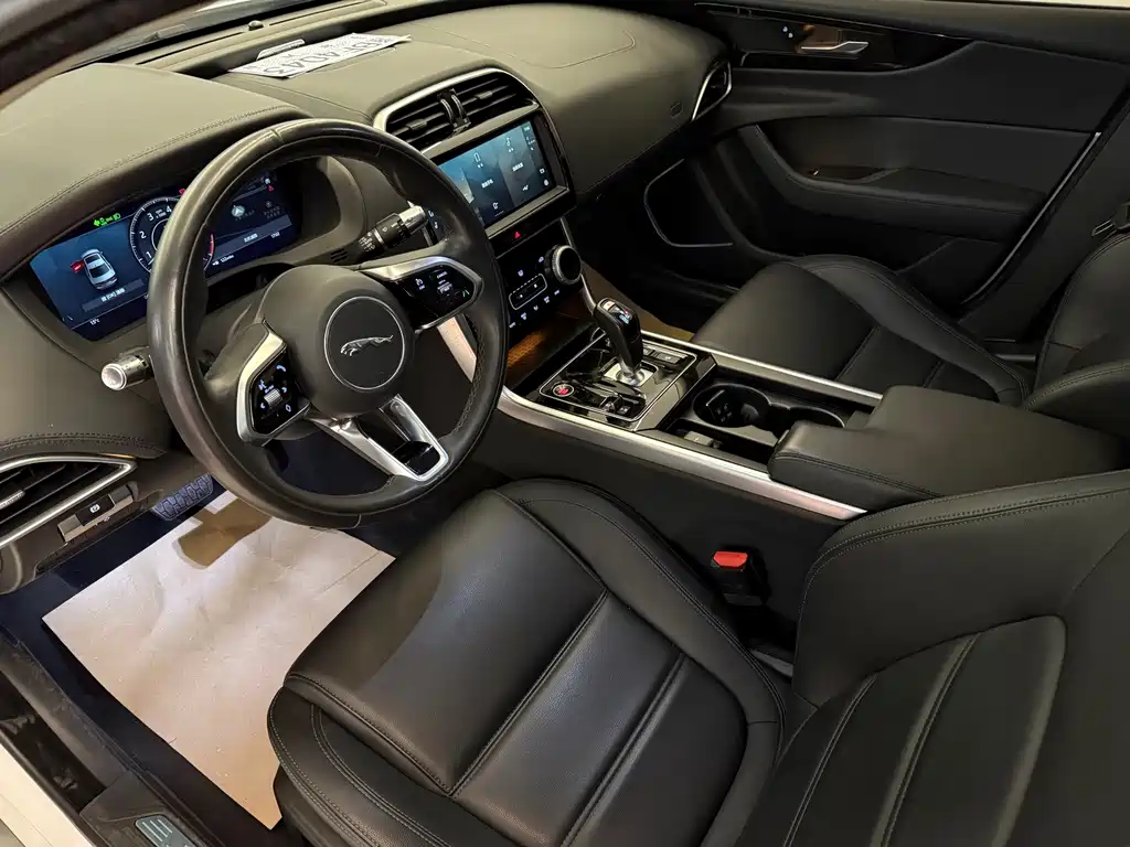 Jaguar XEL 2020 2.0T 200PS R-DYNAMIC Youth Sports Edition купить на сайте DeffCars