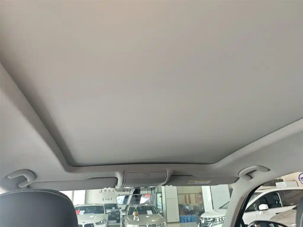 Tiguan L 2021 330TSI automatic two-wheel drive R-Line version купить на сайте DeffCars