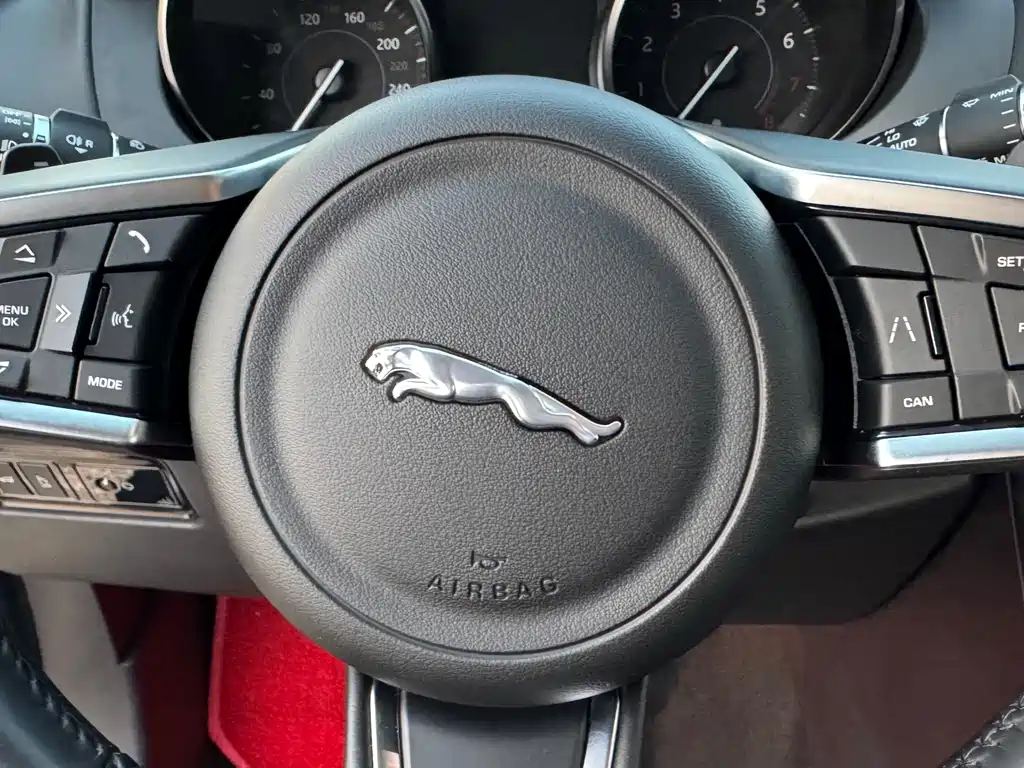 Jaguar F-PACE 2020 2.0T Urban Exclusive Edition купить на сайте DeffCars