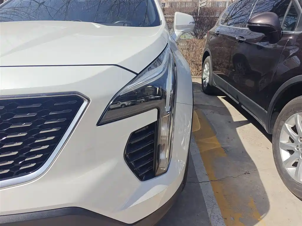 Cadillac XT4 2022 28T two-wheel drive fashion model купить на сайте DeffCars