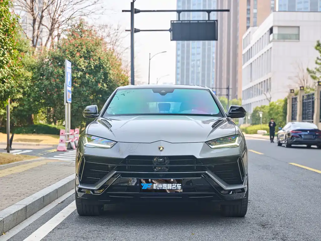Urus 2023 4.0T V8 S купить на сайте DeffCars