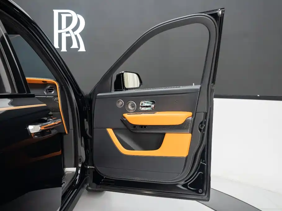 Cullinan 2020 Black Badge купить на сайте DeffCars