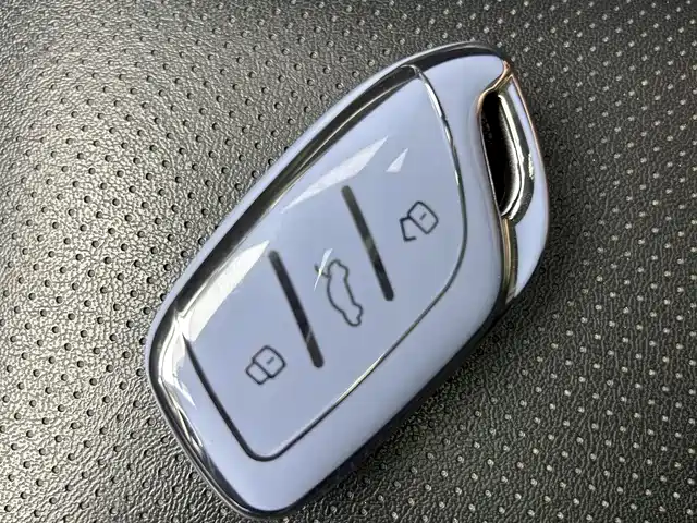 Roewe i5 2020 1.5L automatic 4G Internet leading flagship version купить на сайте DeffCars