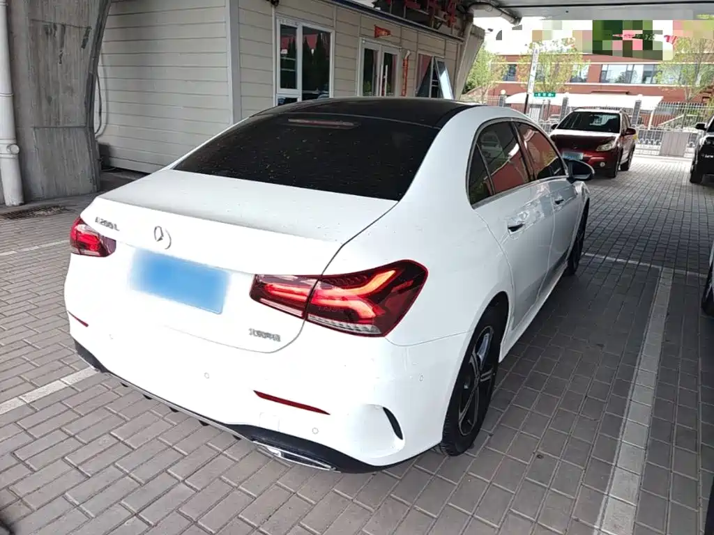 Mercedes-Benz A-Class 2022 Facelift Two A 200 L Sports Sedan Fashionable купить на сайте DeffCars