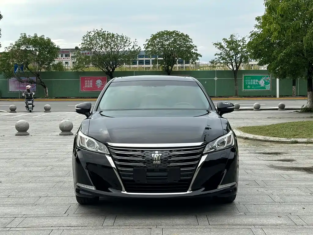Crown 2018 2.0T Sports Edition купить на сайте DeffCars